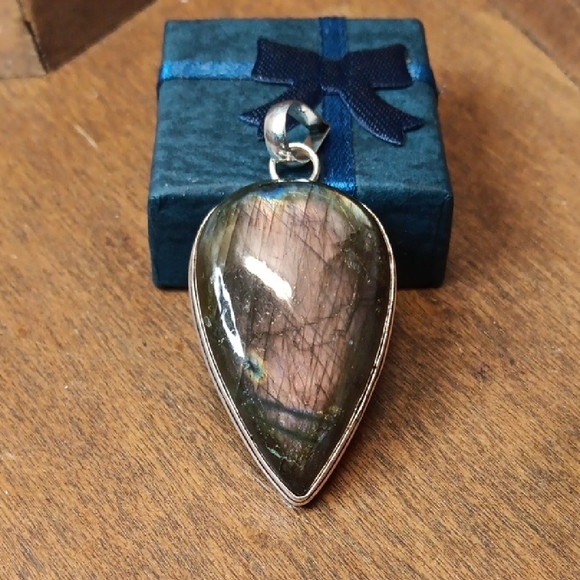 Hand Crafted Jewelry - Elegant Silver Pendant with Iridescent Stone